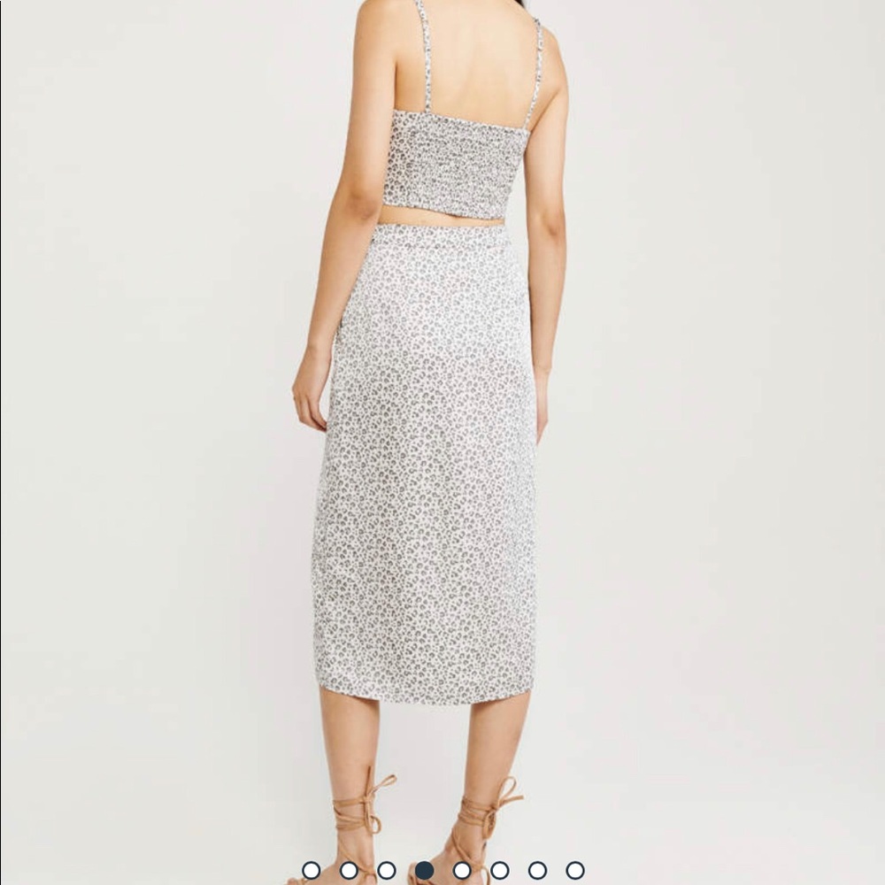 Abercrombie Leopard High Waisted Skirt - Picture 2 of 10